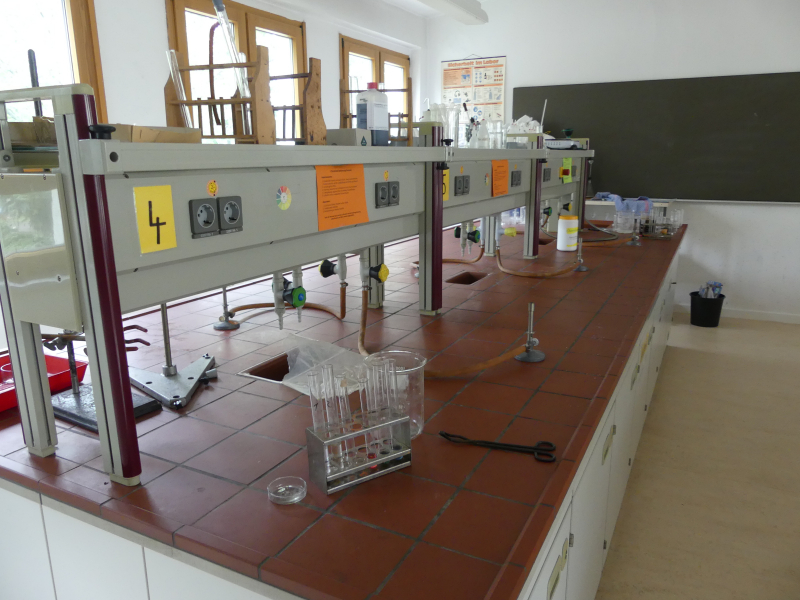 chemie_raum.jpg