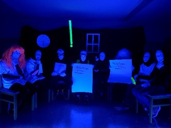 schwarzlichttheater3.jpg schwarzlichttheater3.jpg